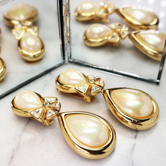 ⚜️ Vintage Christian Dior Crystal & Pearl Earrings - Picture 10 of 15